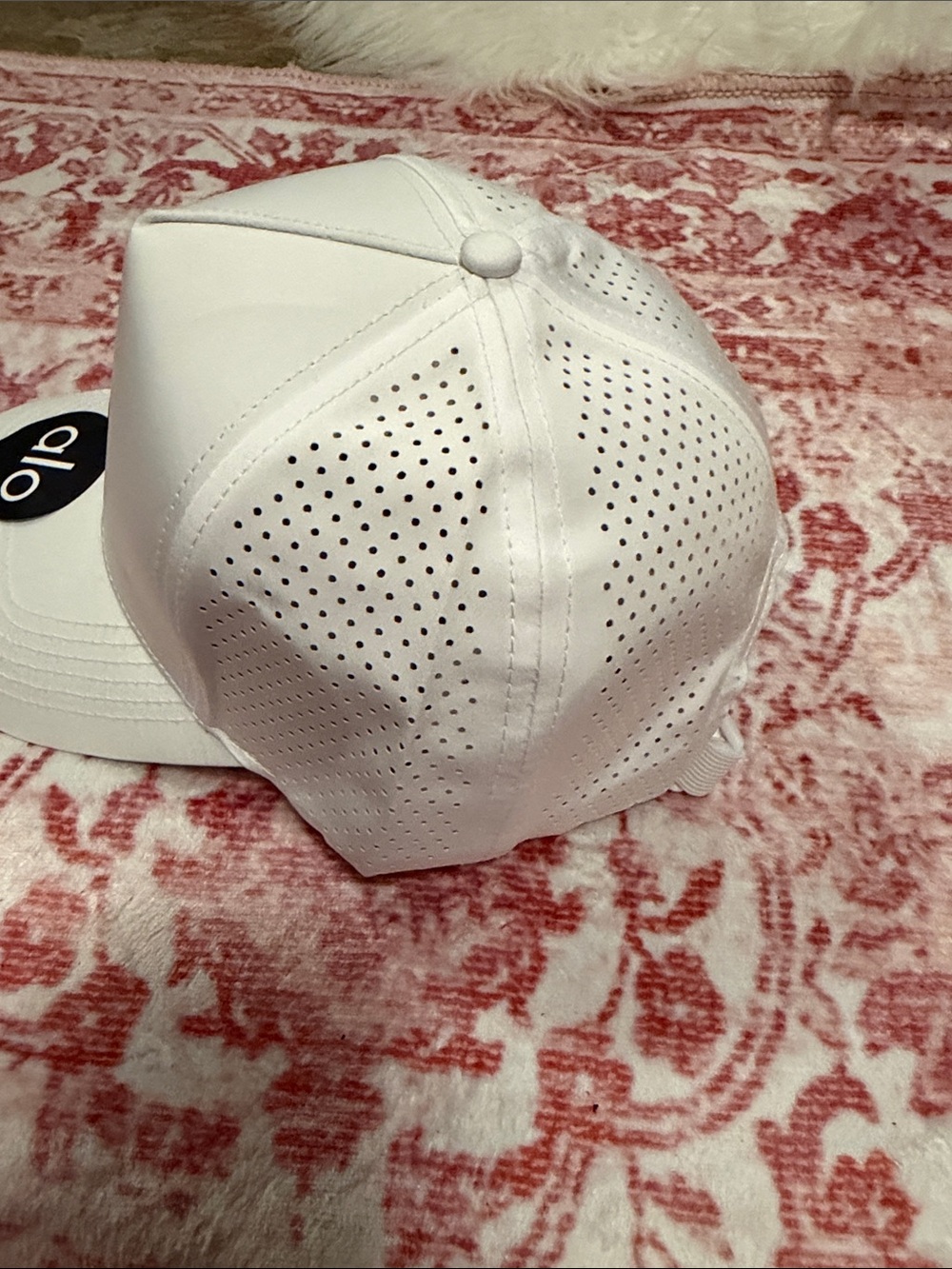 Alo White Logo Baseball Cap - Picture 3 of 8